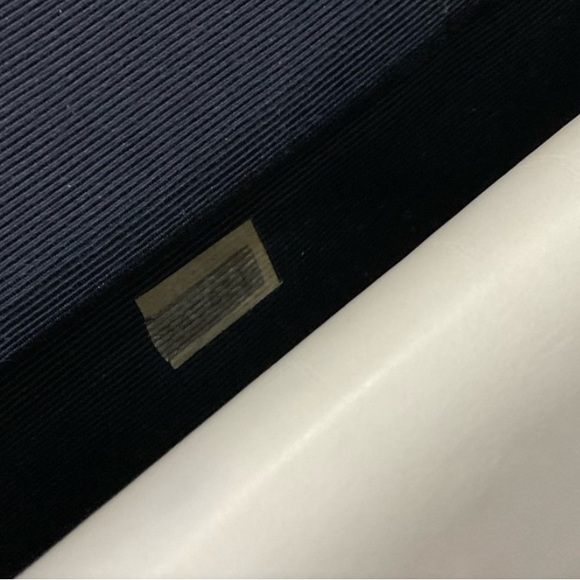 Chanel Auto Double Flap Leather Bag - Authentic - Picture 10 of 11